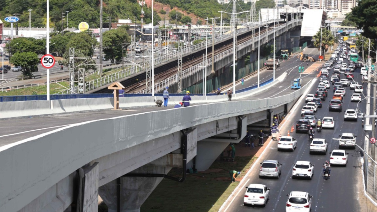 foto do viaduto José Linhares em obras