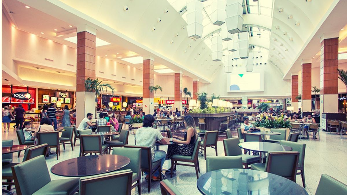 praça de alimentação de shopping