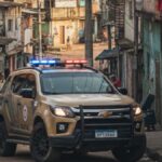 viatura da PMBA em favela