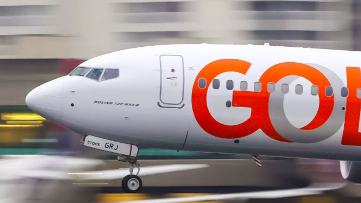 avião da GOL em operação de decolagem